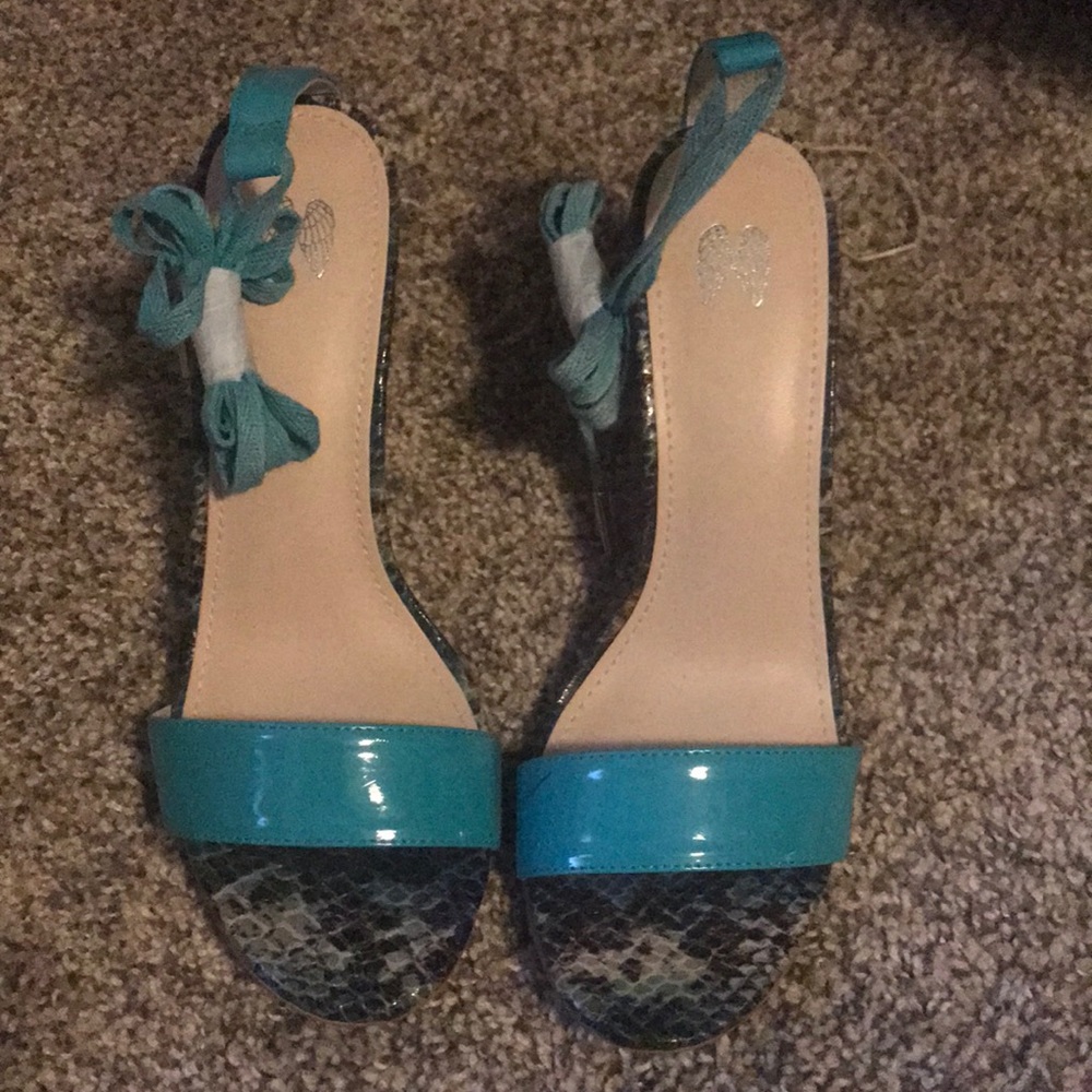 Brand new, Victoria secret heels.